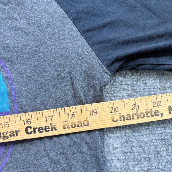 Mitchell & Ness Charlotte Hornets T Shirt Large Raglan 3/4 Sleeve Tee Distressed - Picture 14 of 16